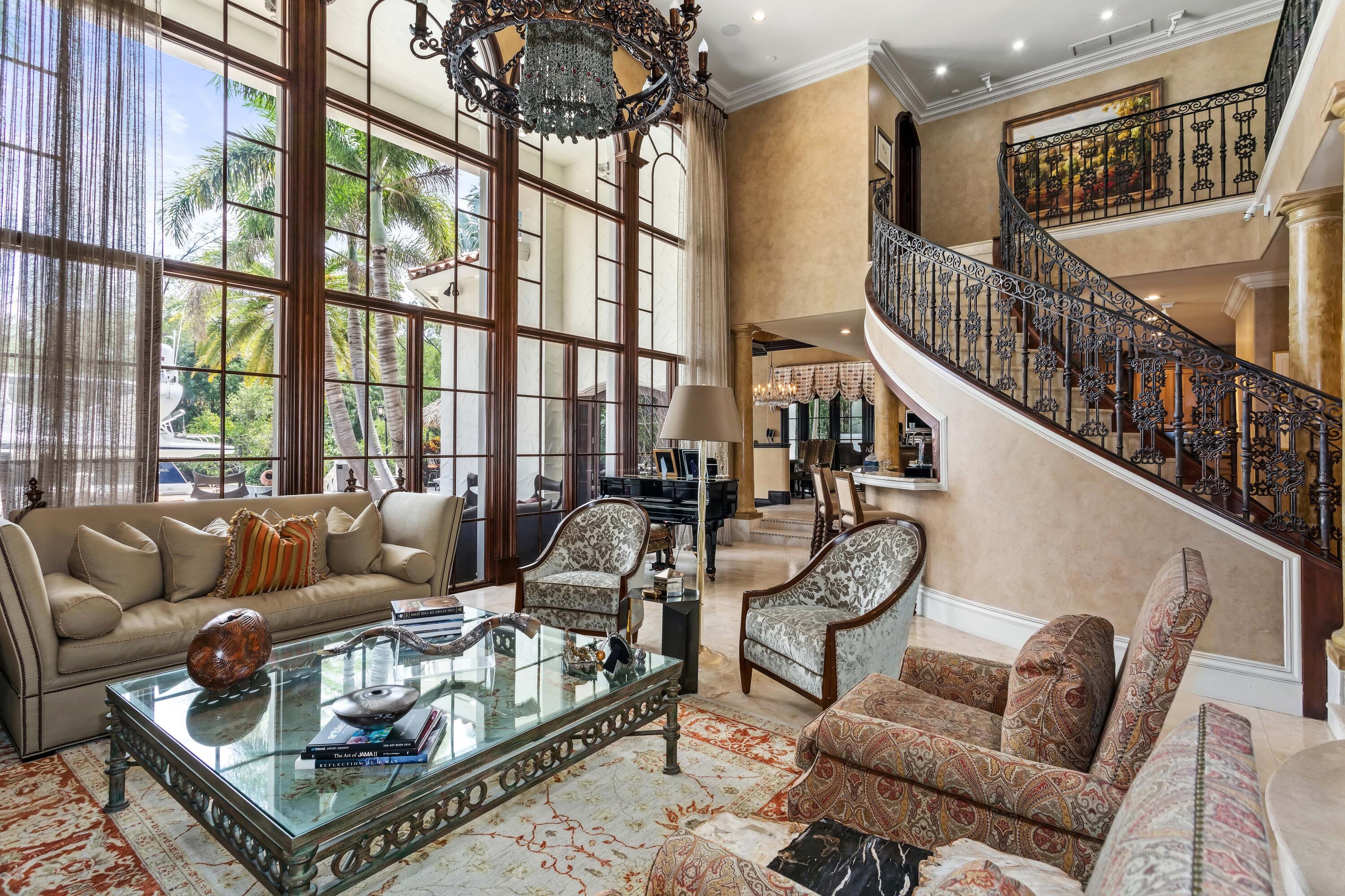 ROYAL PALM YACHT & COUNTRY CLUB - Residential