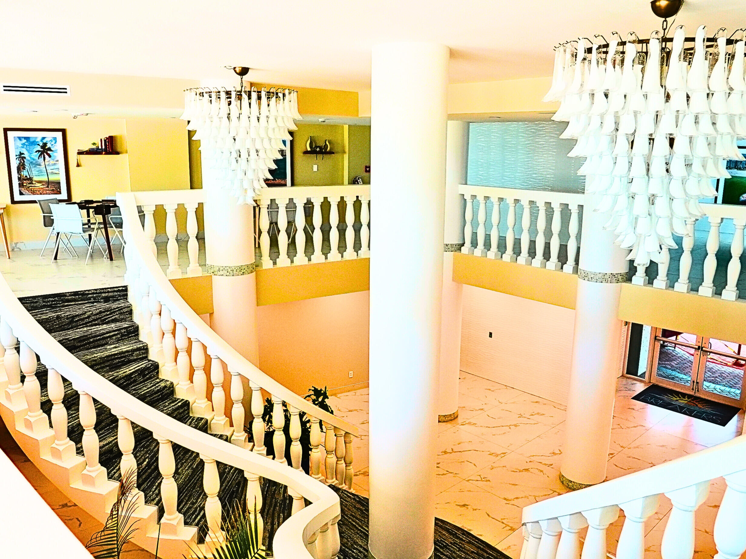 BREAKERS
CONDOMINIUM - Residential