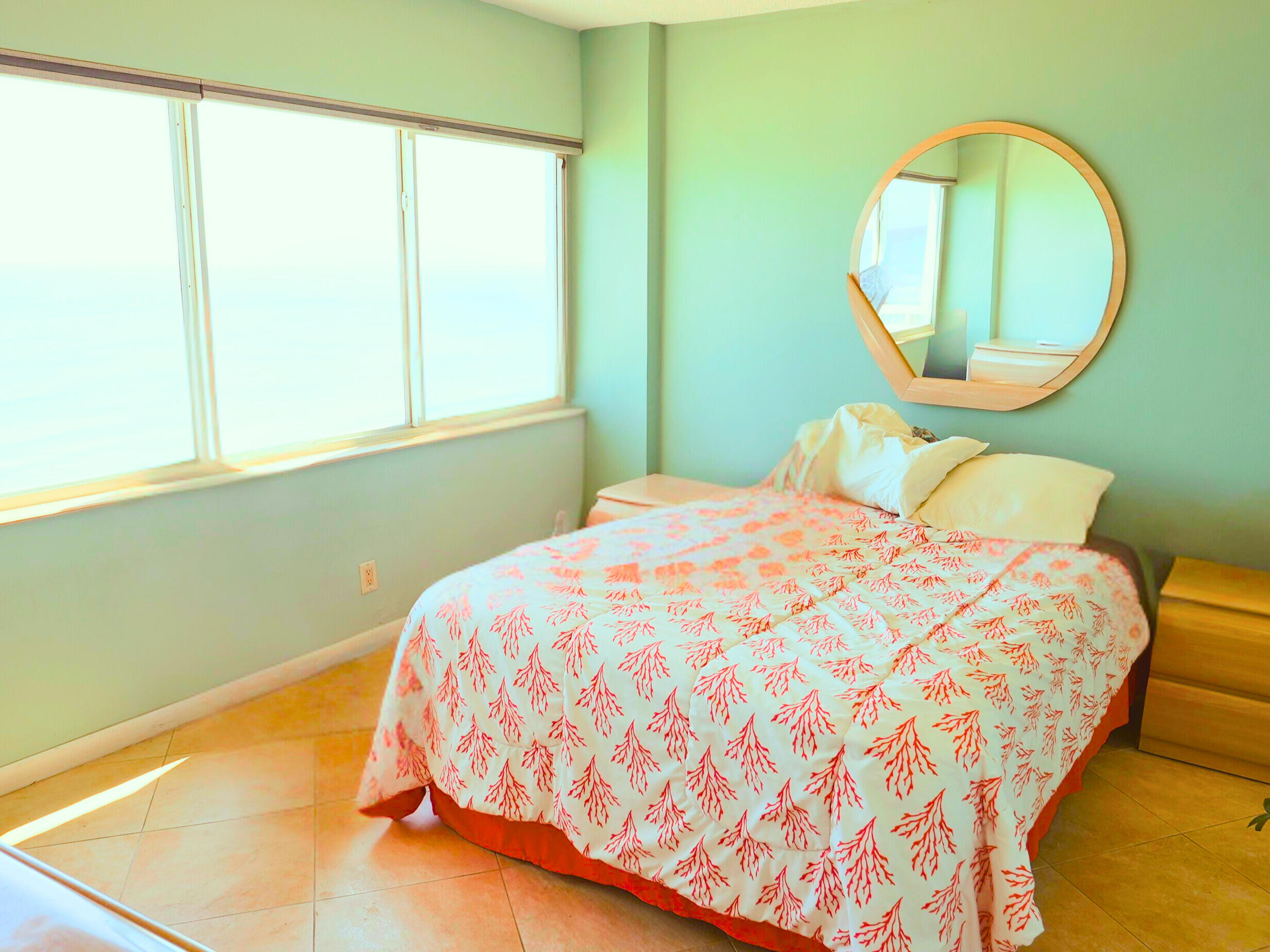 BREAKERS
CONDOMINIUM - Residential