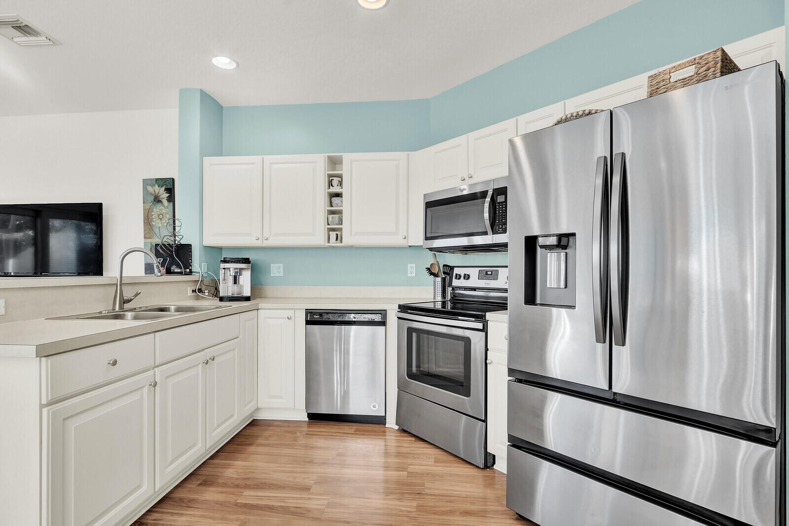 CASTLE PINES CONDOMINIUM - Residential