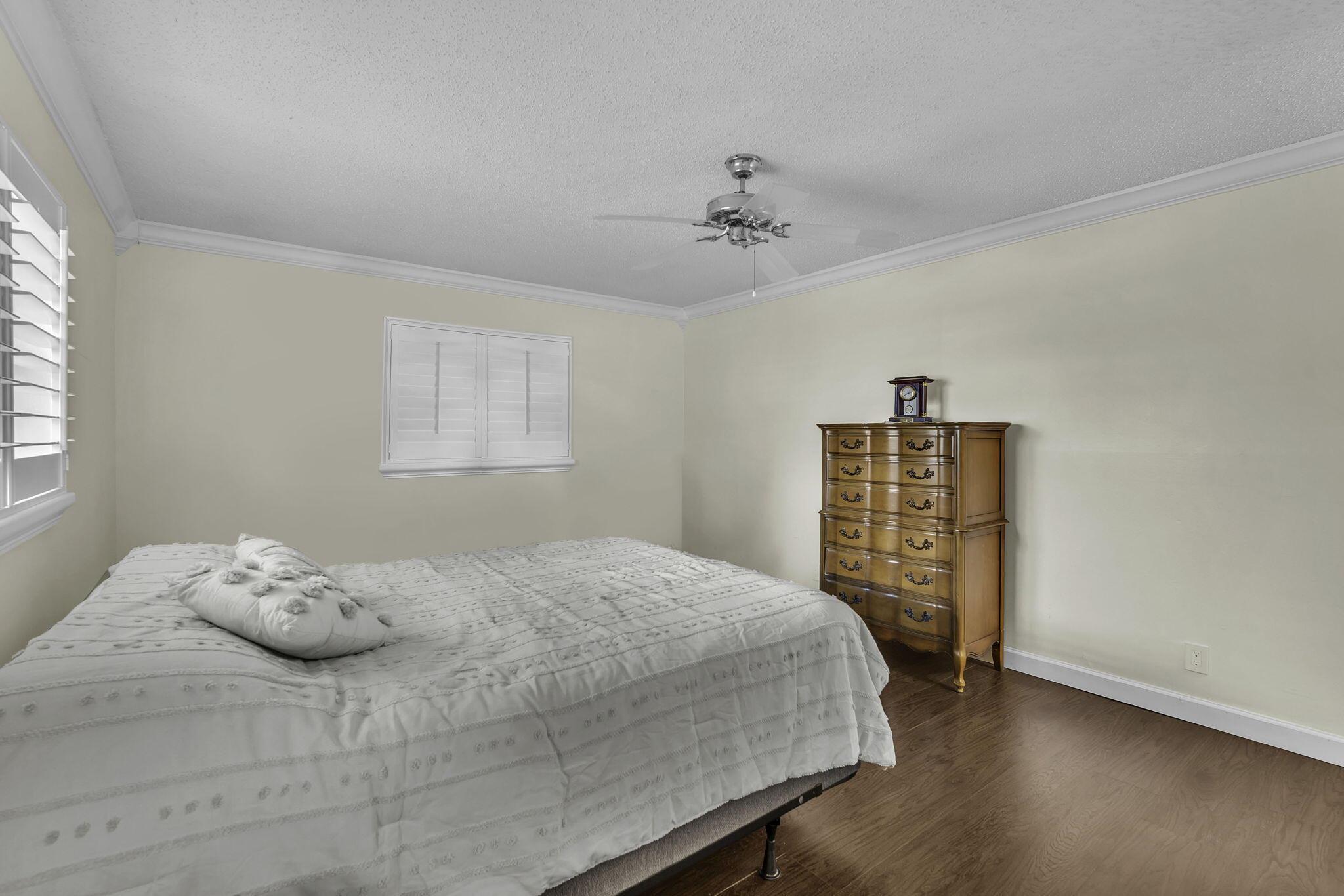 CRYSTAL LAKE 4TH SEC - Residential