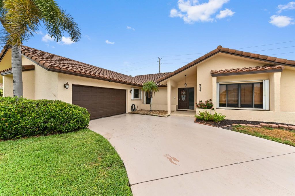 Photo of 2602 SW 23rd Cranbrook Drive, Boynton Beach, FL 33436 (MLS # R11091283)