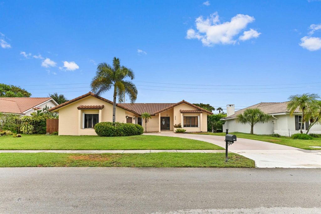 Photo of 2602 SW 23rd Cranbrook Drive, Boynton Beach, FL 33436 (MLS # R11091283)