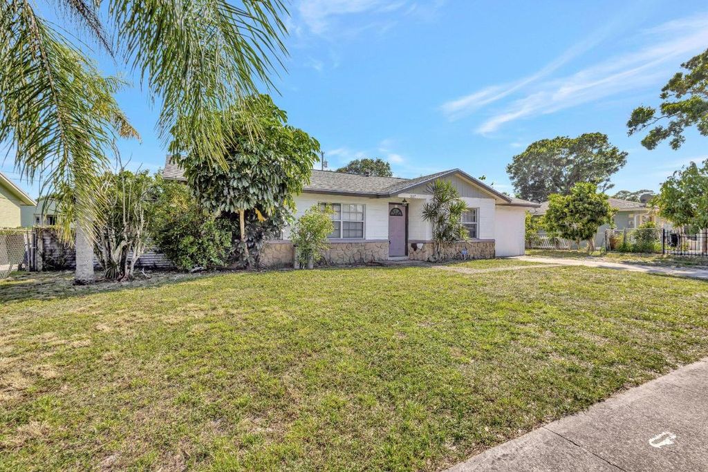 Photo of 107 Gotham Drive, Fort Pierce, FL 34946 (MLS # R11081729)