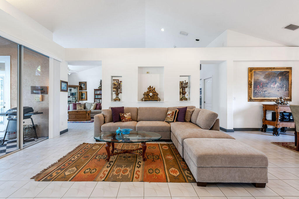 ABERDEEN 9 - Residential Lease