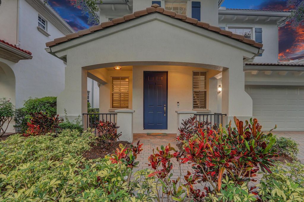 Photo of 352 November Street, Palm Beach Gardens, FL 33410 (MLS # R11005862)