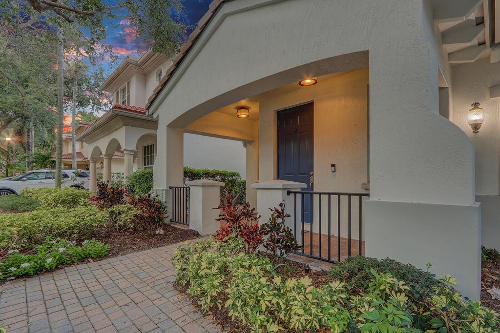 Photo of 352 November Street, Palm Beach Gardens, FL 33410 (MLS # R11005862)
