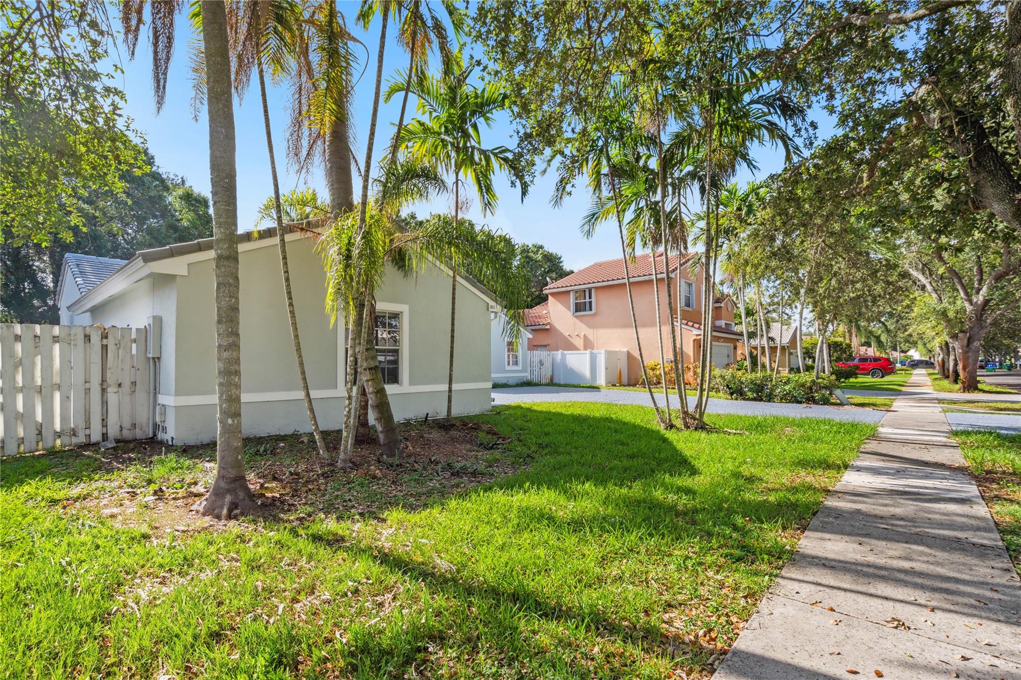 1811 SW 124th Way