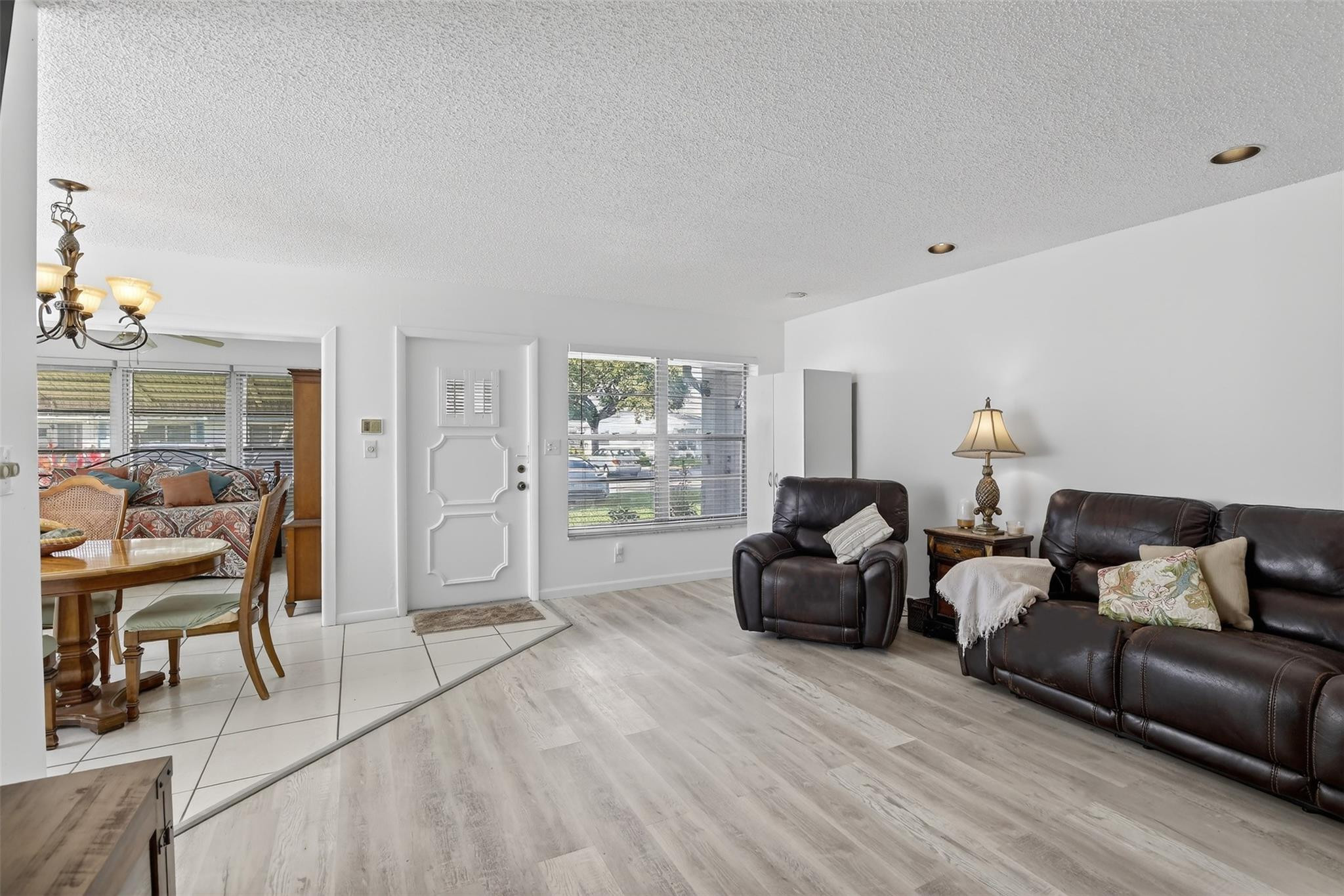 LAUDERDALE WEST - Residential