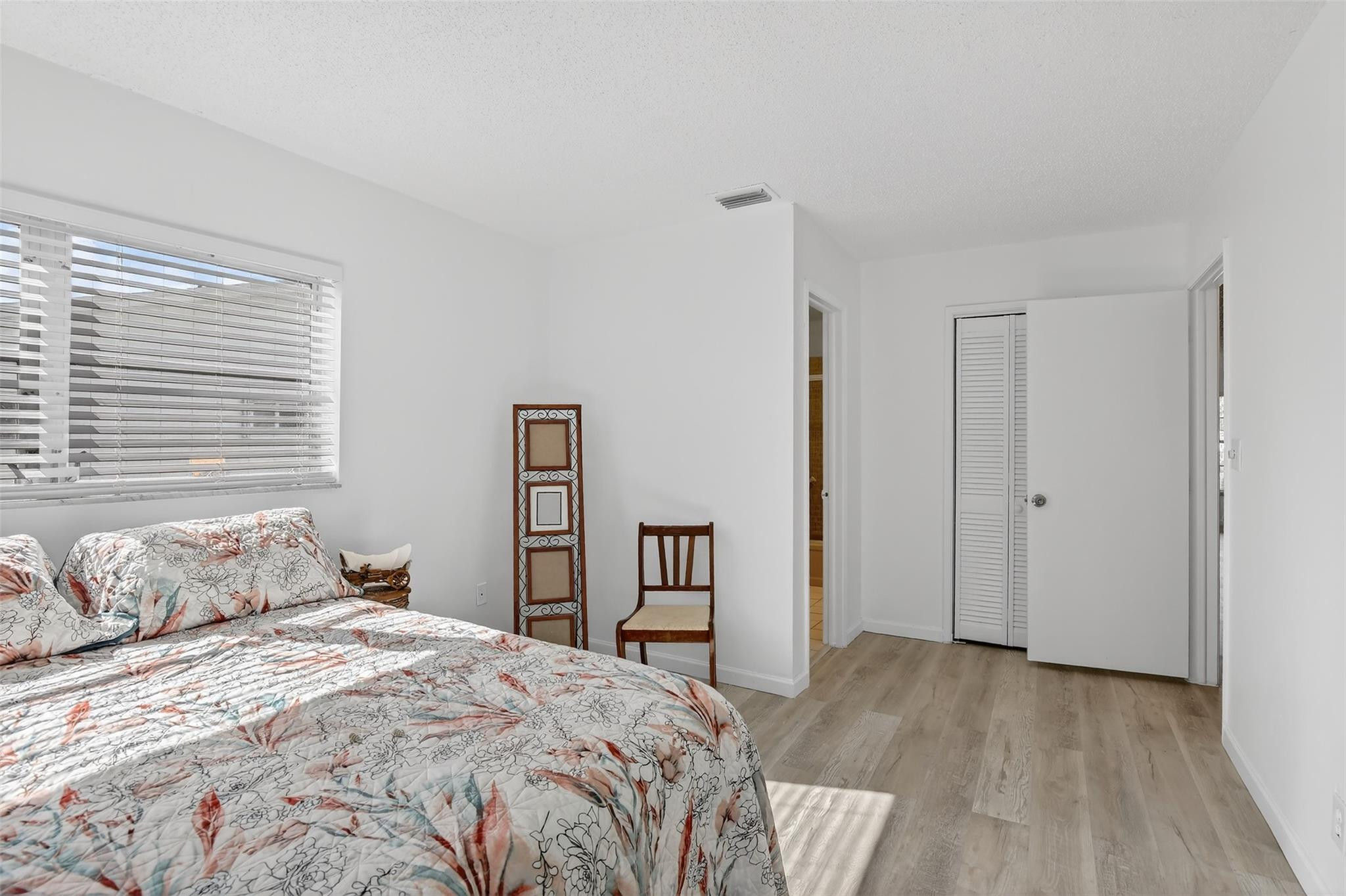 LAUDERDALE WEST - Residential