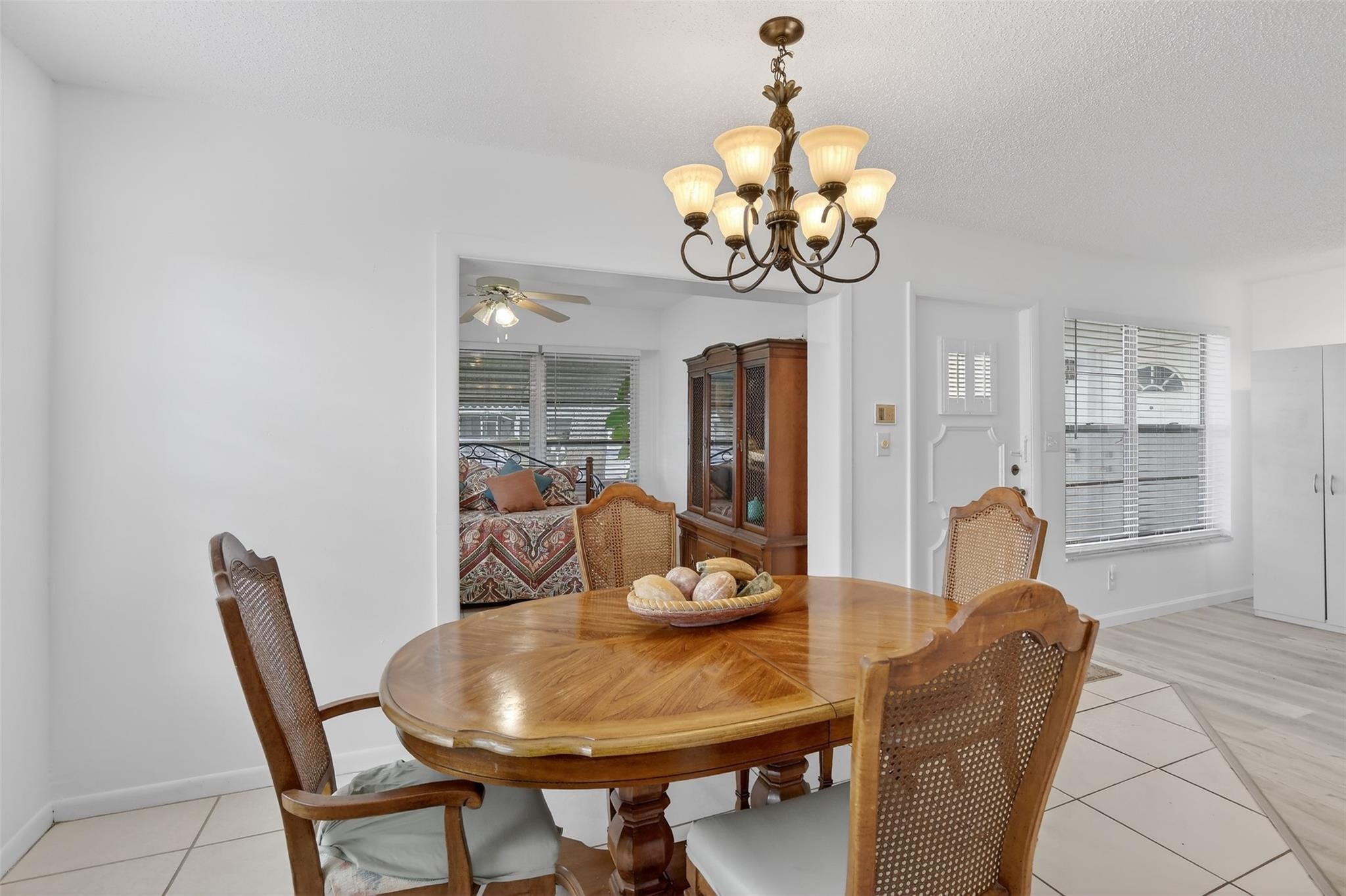 LAUDERDALE WEST - Residential
