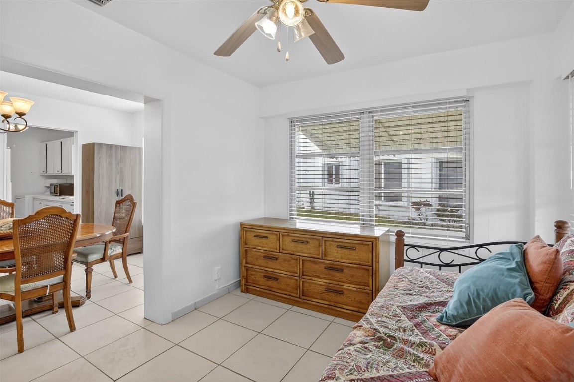 LAUDERDALE WEST - Residential