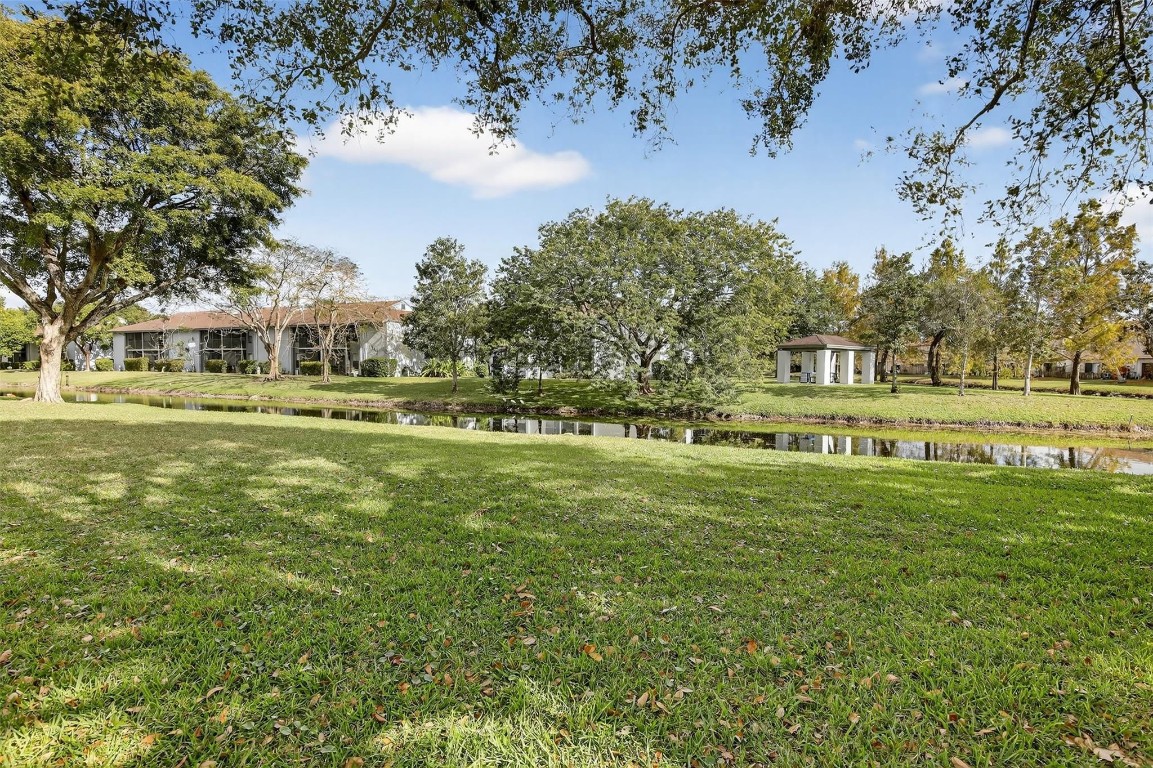 LAUDERDALE WEST - Residential