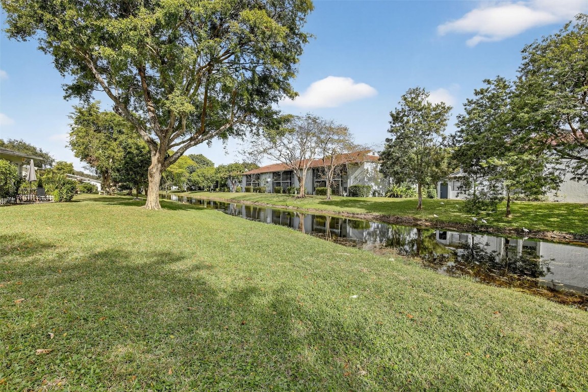 LAUDERDALE WEST - Residential