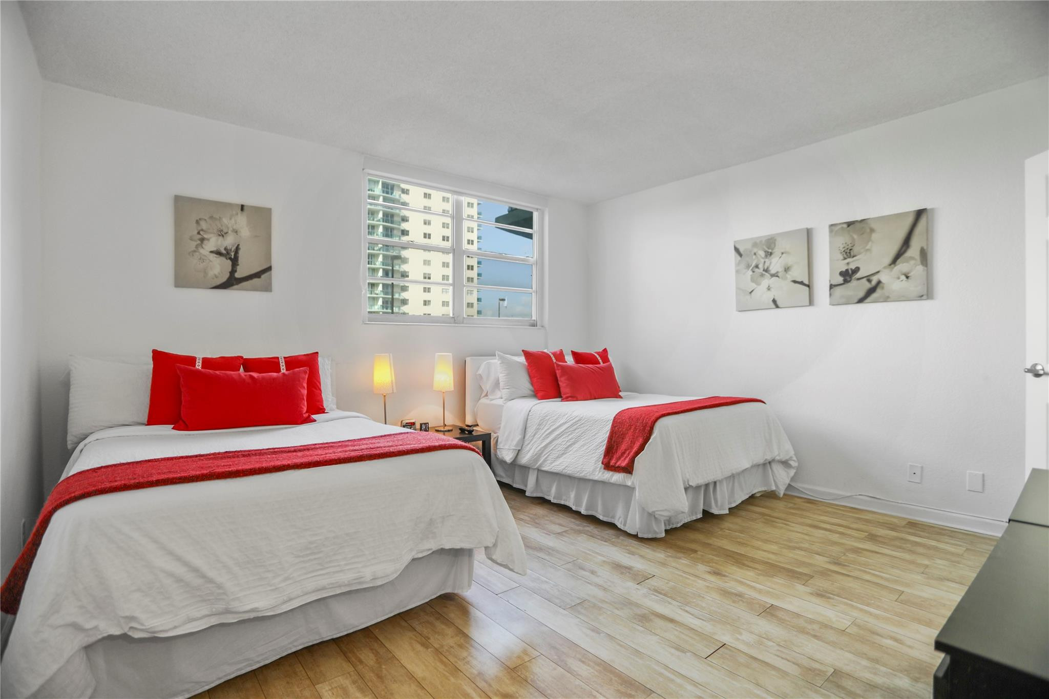 THE TIDES - Residential