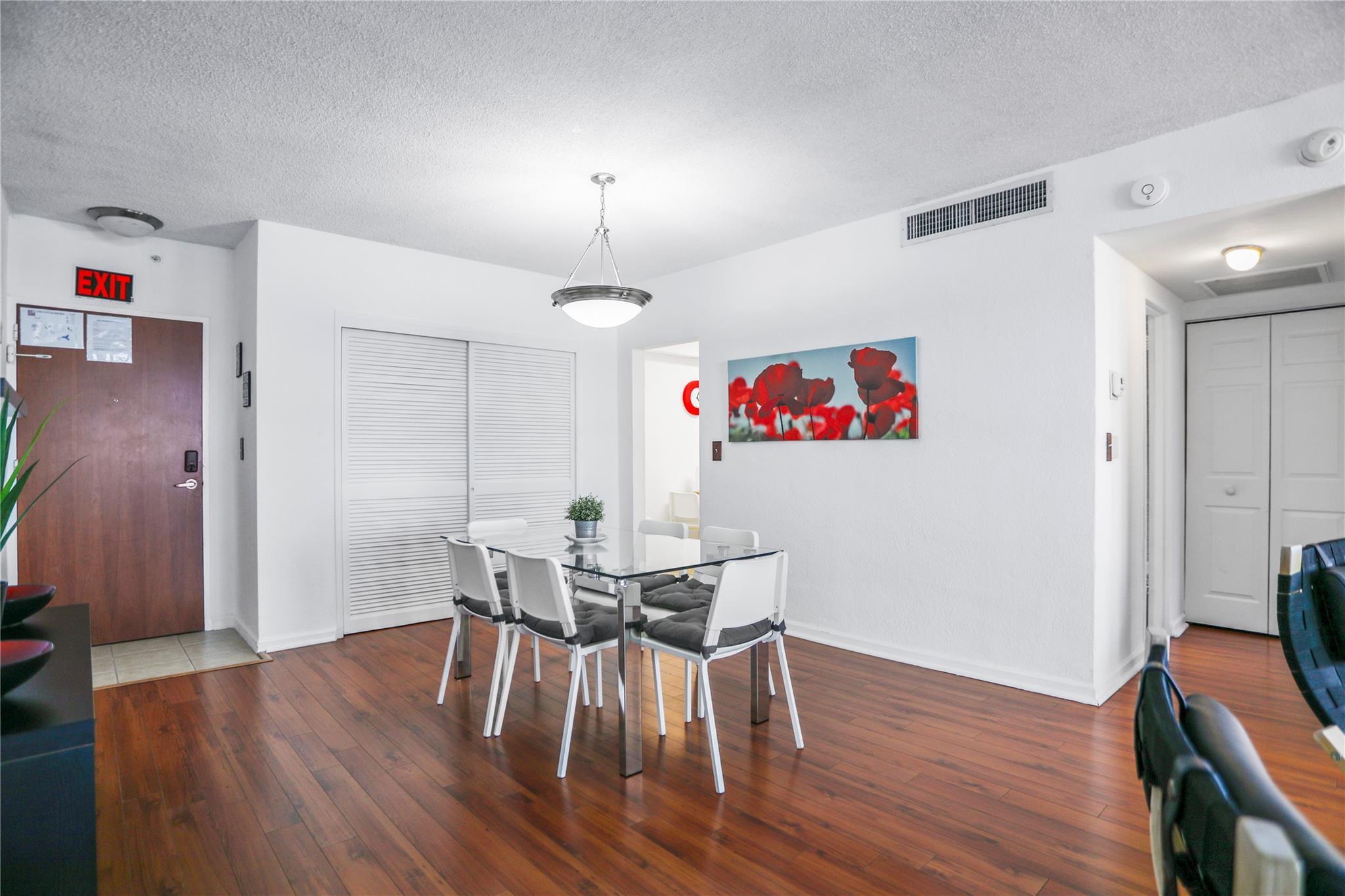 THE TIDES - Residential