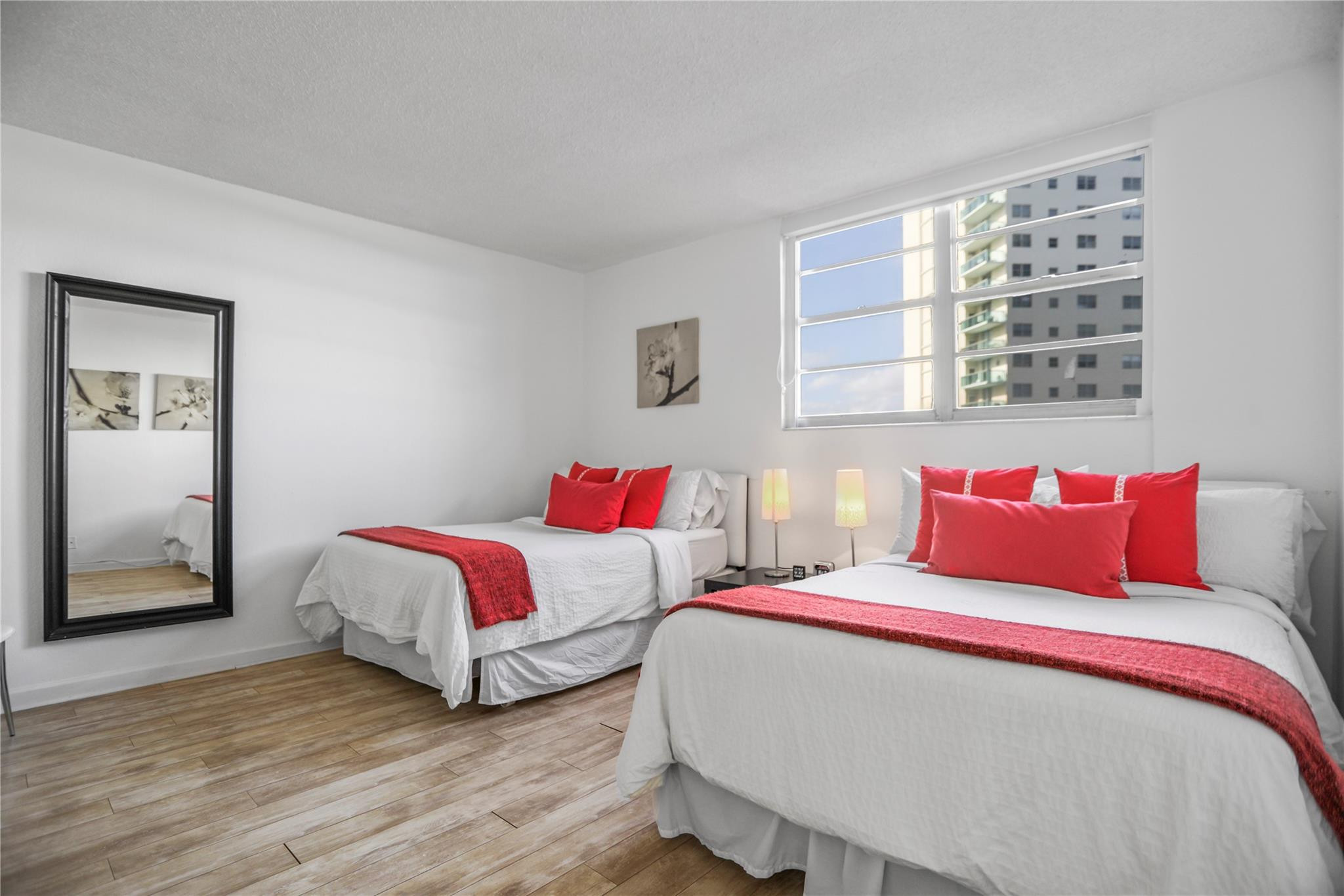 THE TIDES - Residential