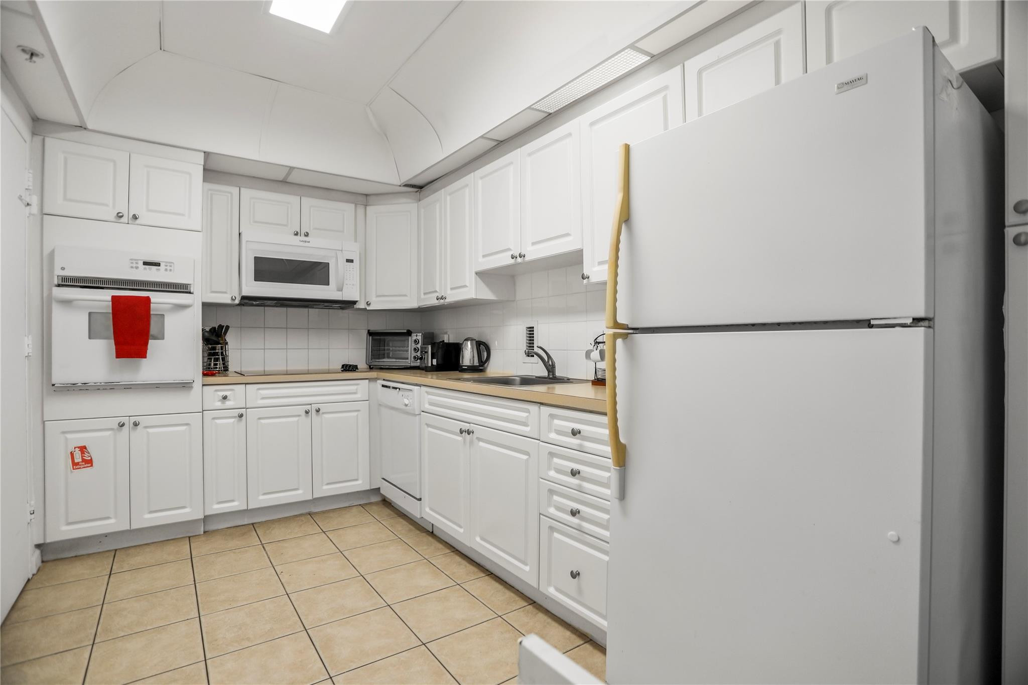 THE TIDES - Residential