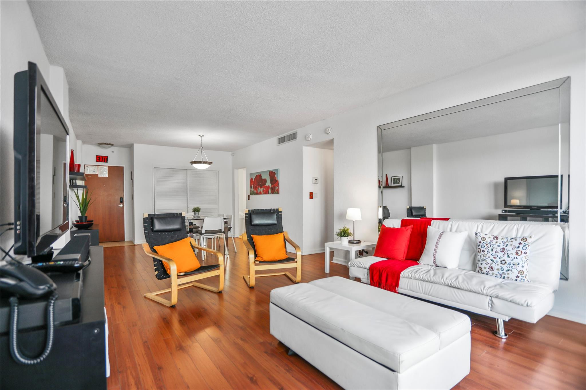 THE TIDES - Residential