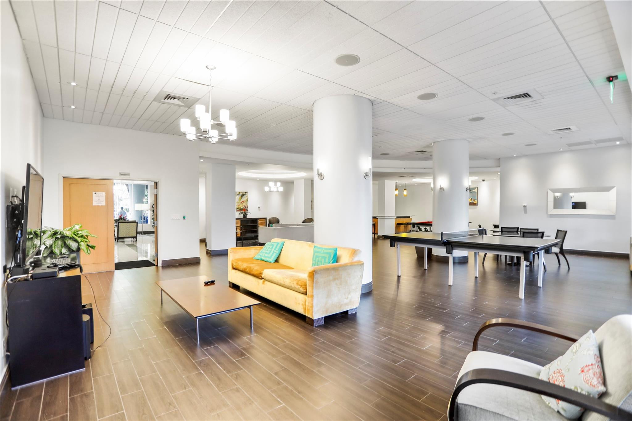 THE TIDES - Residential