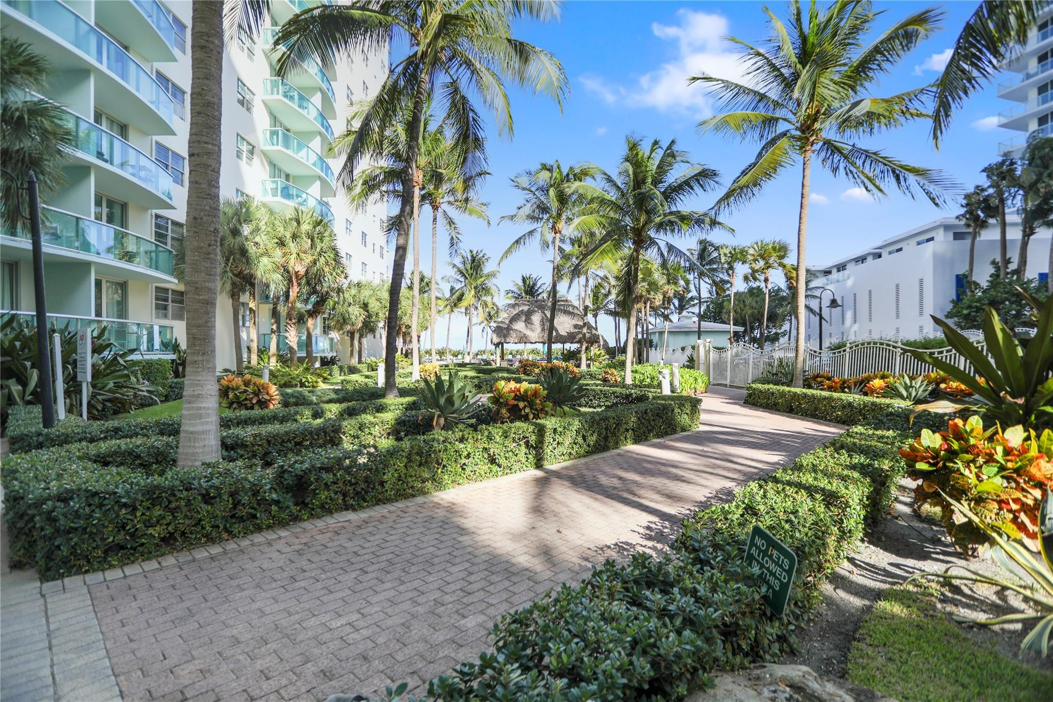 THE TIDES - Residential