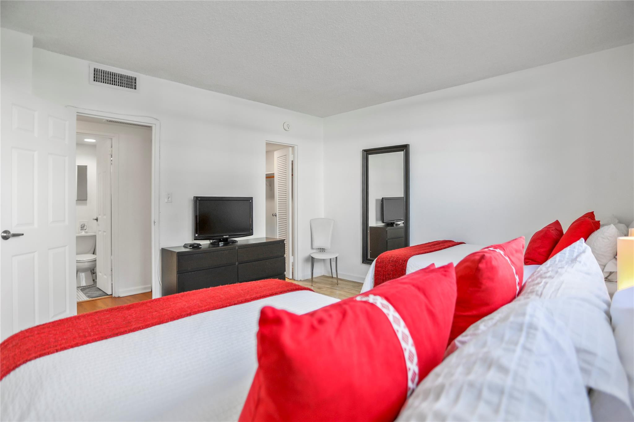 THE TIDES - Residential