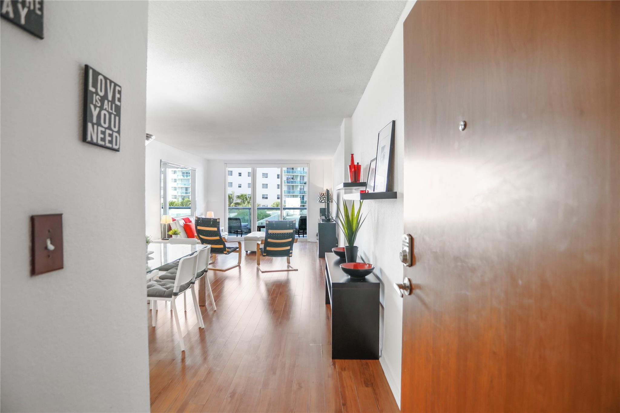 THE TIDES - Residential