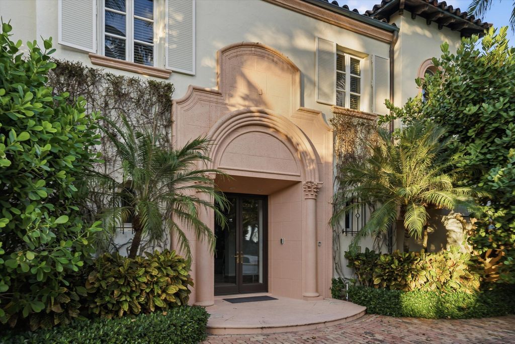 Photo of 240 N Ocean Boulevard, Palm Beach, FL 33480 (MLS # B26022810)