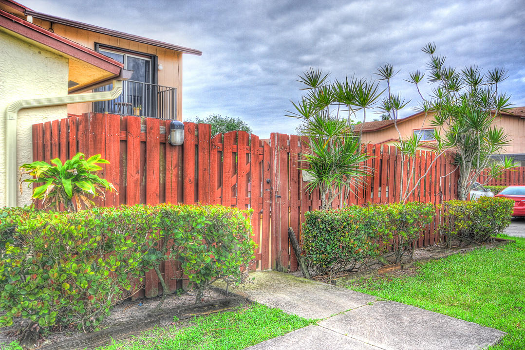 COUNTRYSIDE TOWNHOMES 3 - Residential