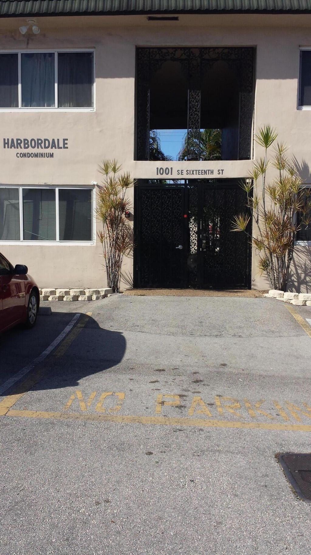 Photo of 1001 SE 16th Street #17, Fort Lauderdale, FL 33316 (MLS # B26012346)