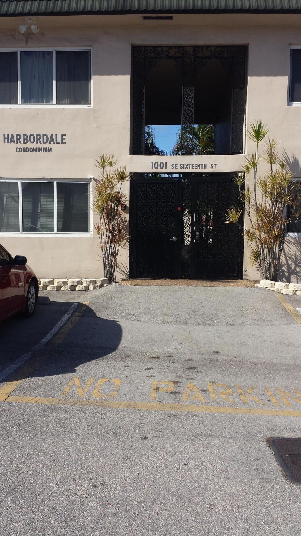 Photo of 1001 SE 16th Street #17, Fort Lauderdale, FL 33316 (MLS # B26012346)