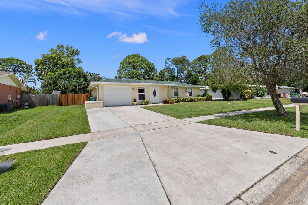 Photo of 486 NE Solida Circle, Port Saint Lucie, FL 34983 (MLS # R11018251)