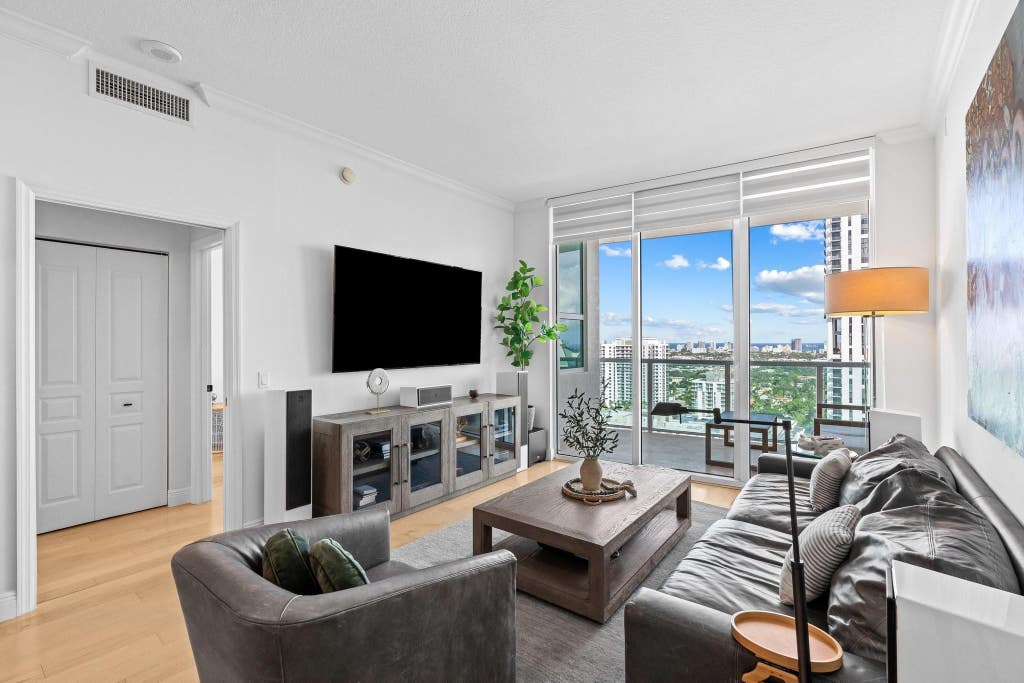 Photo of 350 SE 2nd Street #2960, Fort Lauderdale, FL 33301 (MLS # B26049089)