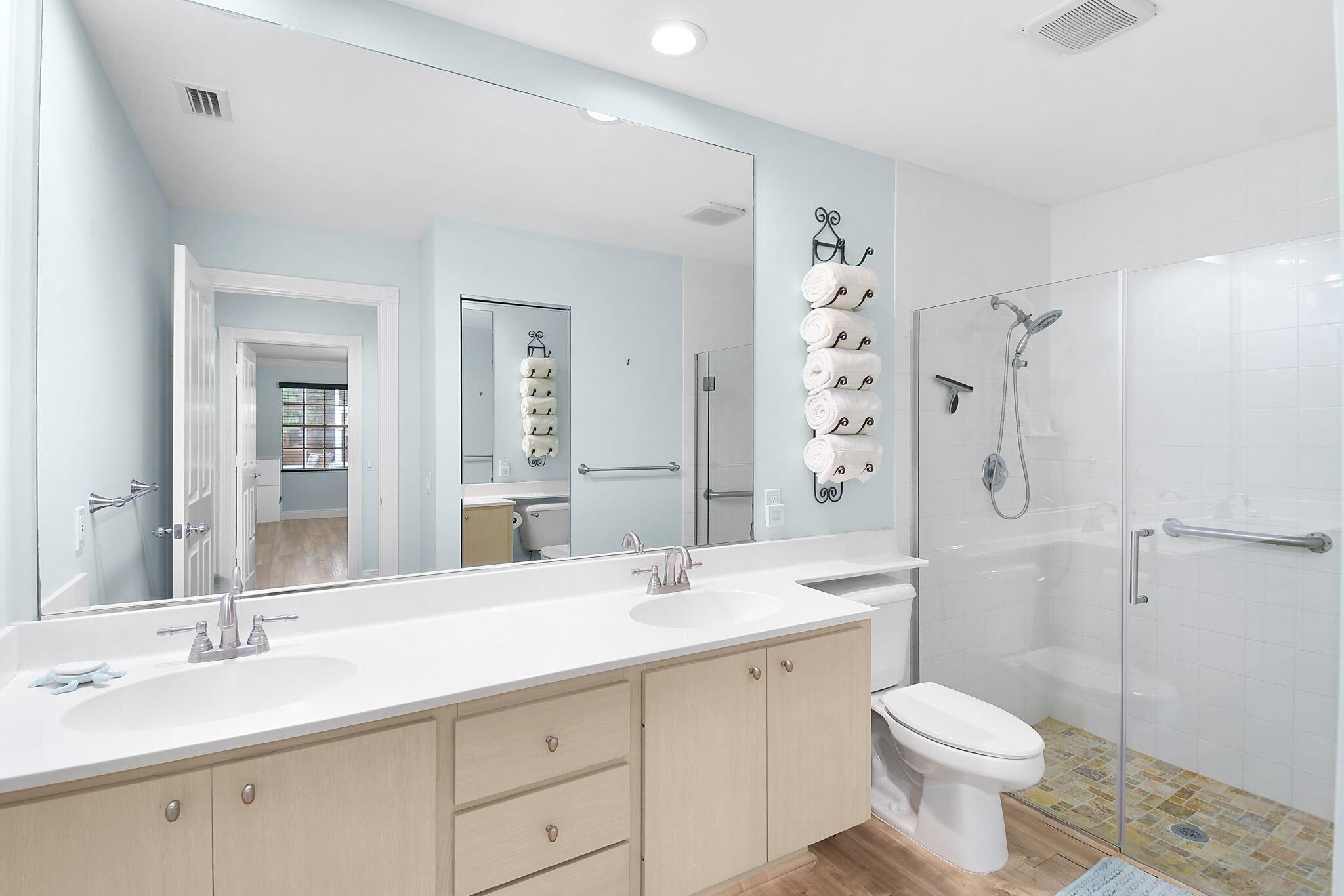 DOUBLE TREE - Residential