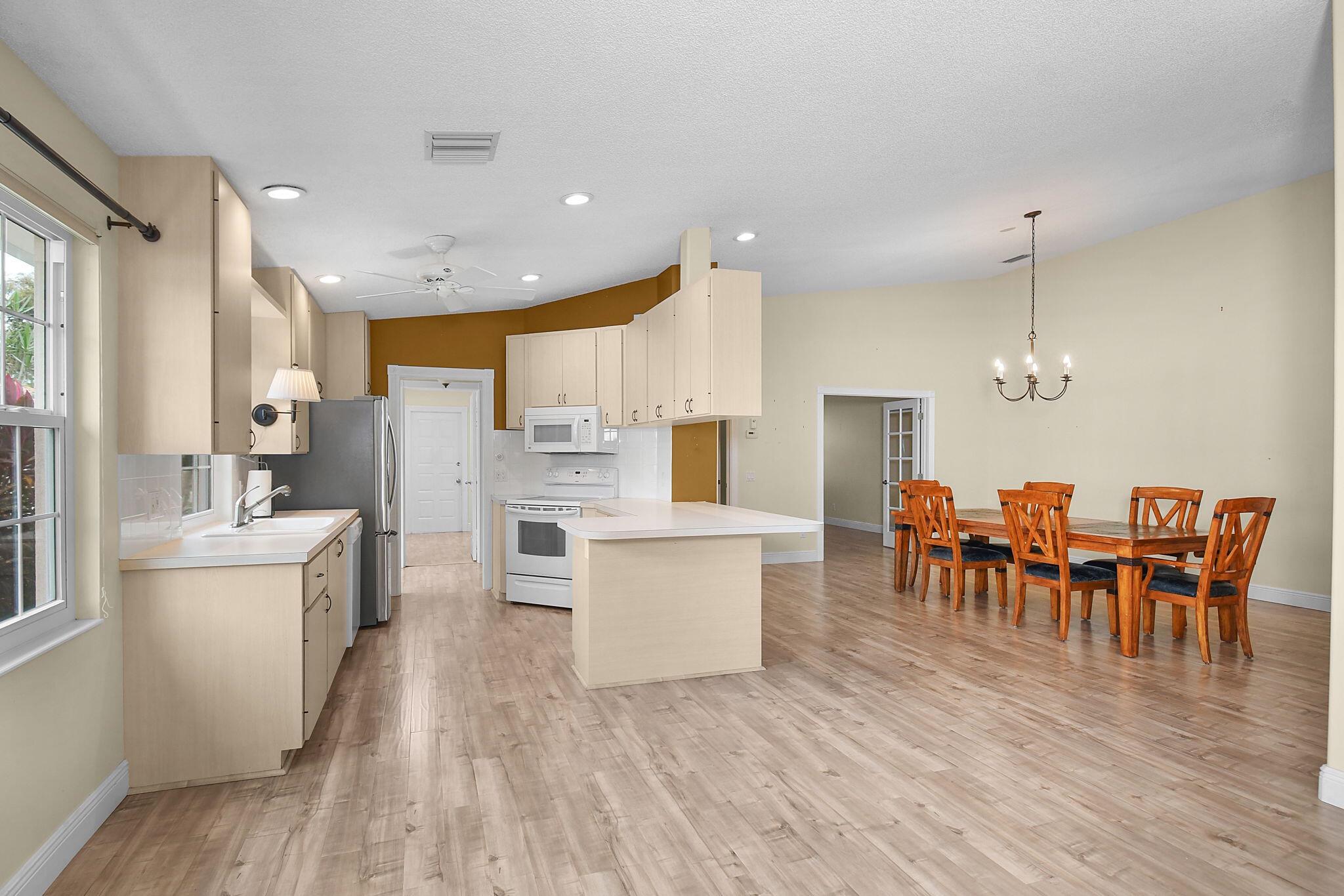 DOUBLE TREE - Residential