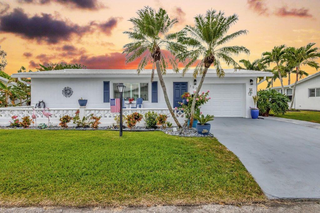 Photo of 1504 SW 22nd Avenue, Boynton Beach, FL 33426 (MLS # R11070309)