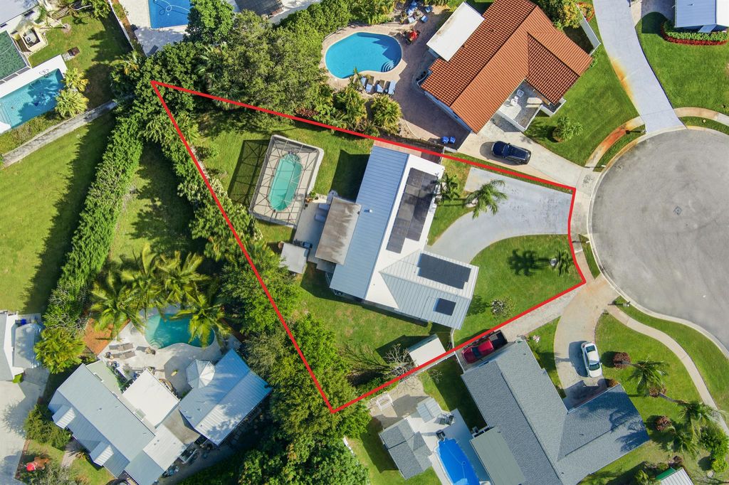 Photo of 403 Highwood Circle, Jupiter, FL 33458 (MLS # R11148678)