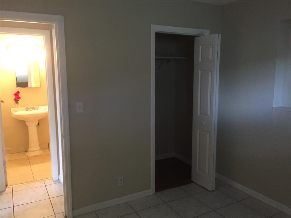 Broadview Country Club - Residential Lease