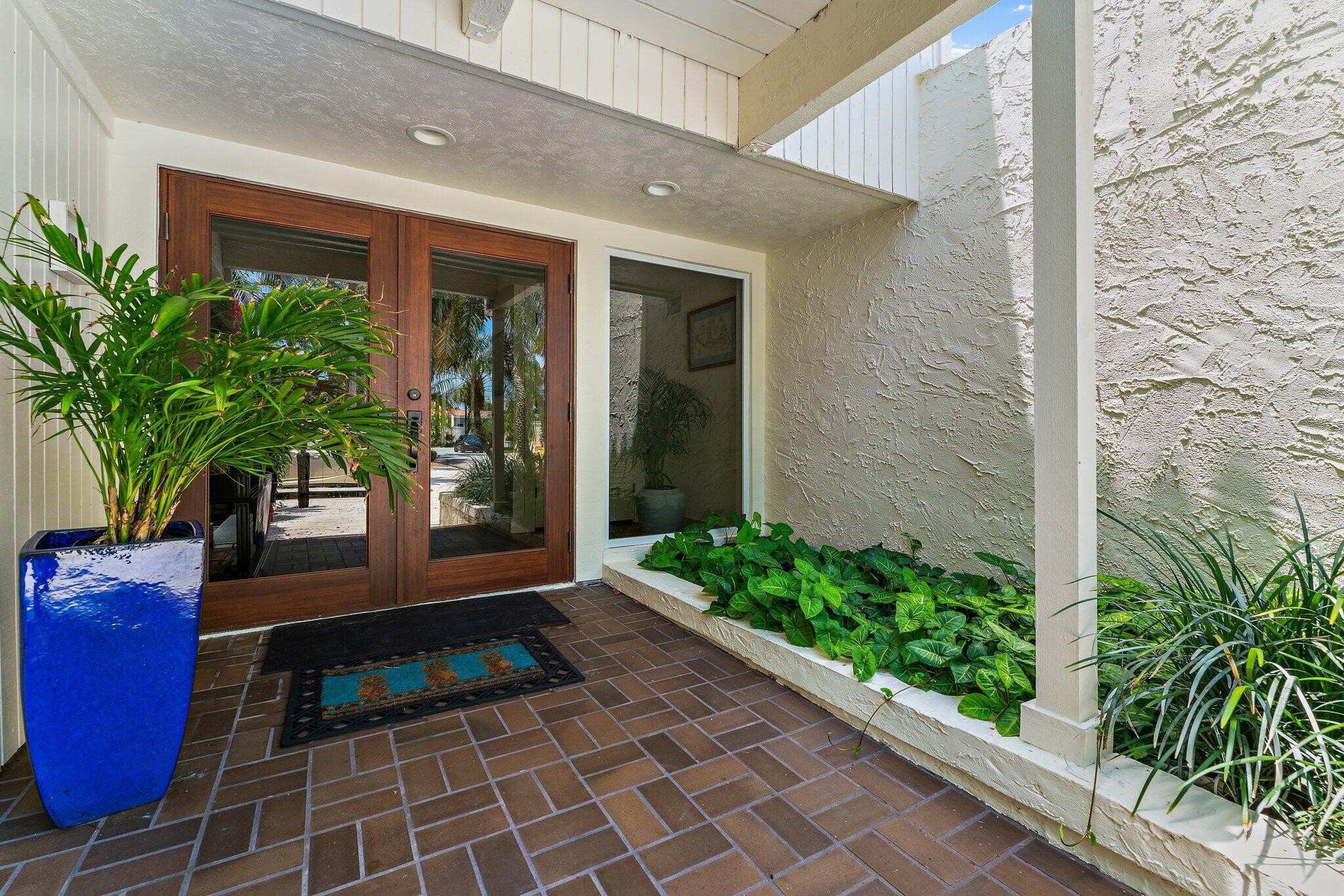 OCEAN WALK PLACE - Residential