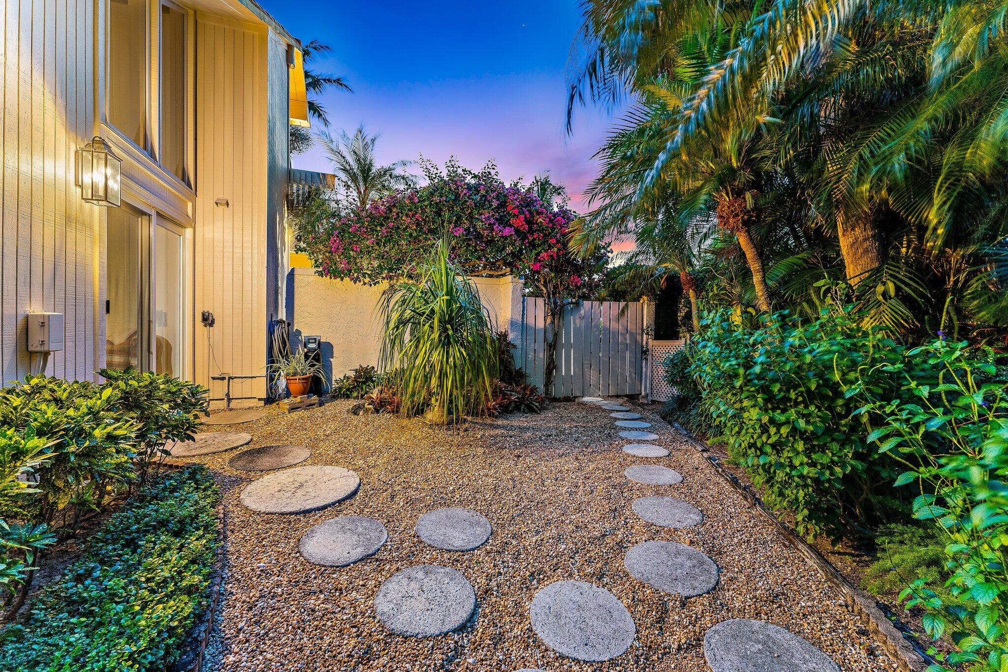 OCEAN WALK PLACE - Residential