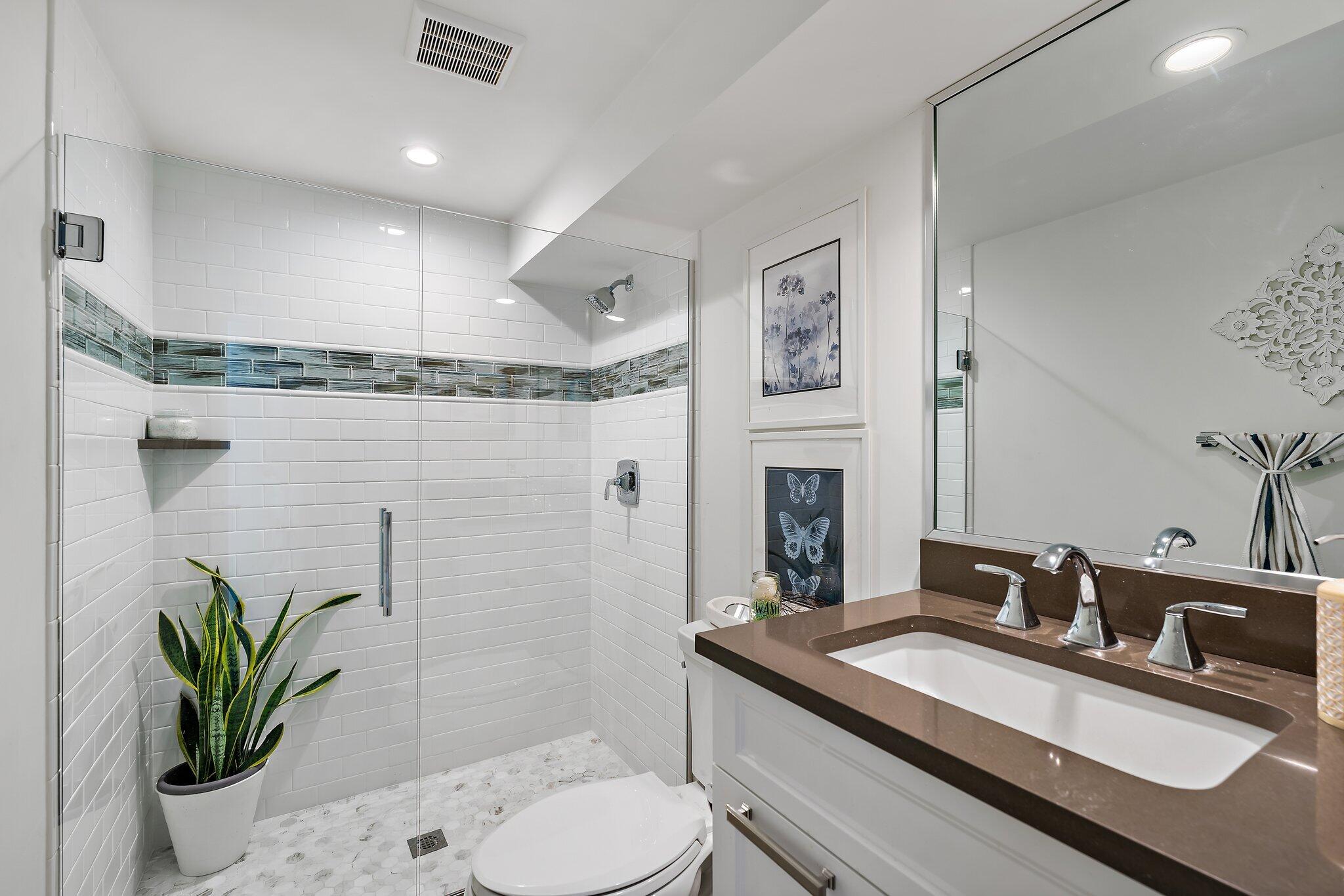 OCEAN WALK PLACE - Residential