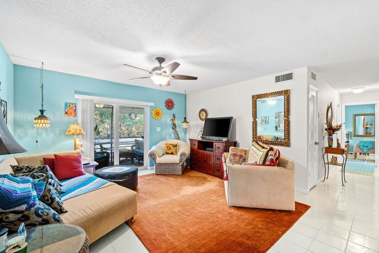 1124 NW 13th Street 204a