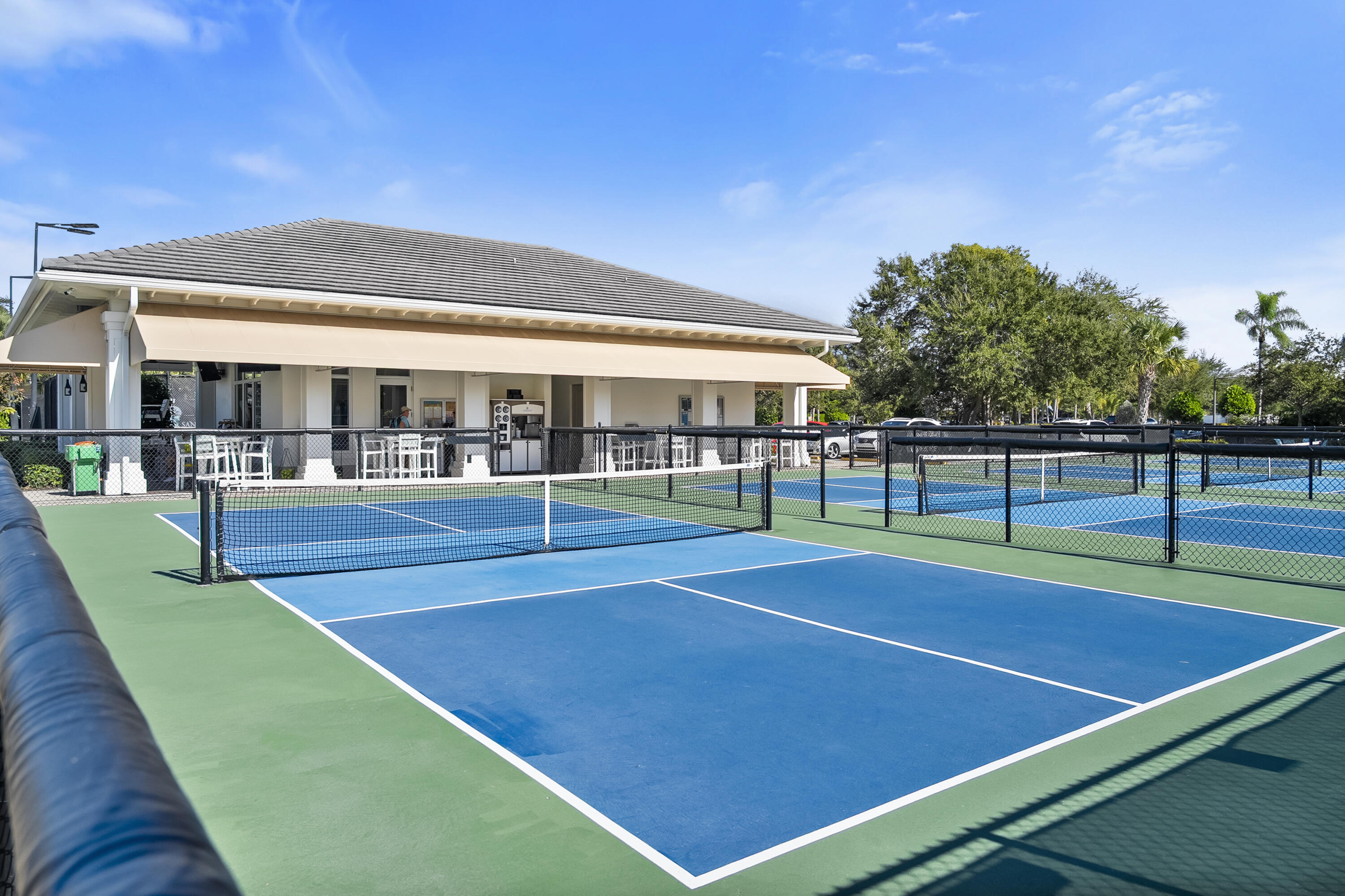 MARINER SANDS - Residential