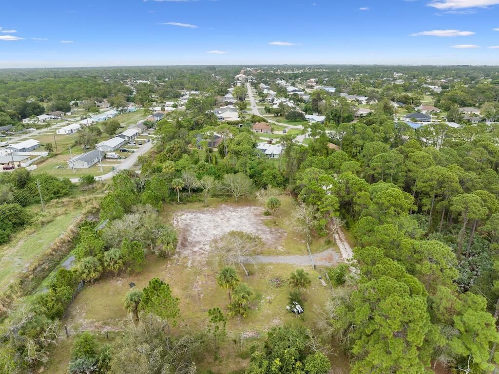 Photo of 4911 Grovers Road, Fort Pierce, FL 34951 (MLS # R11147110)