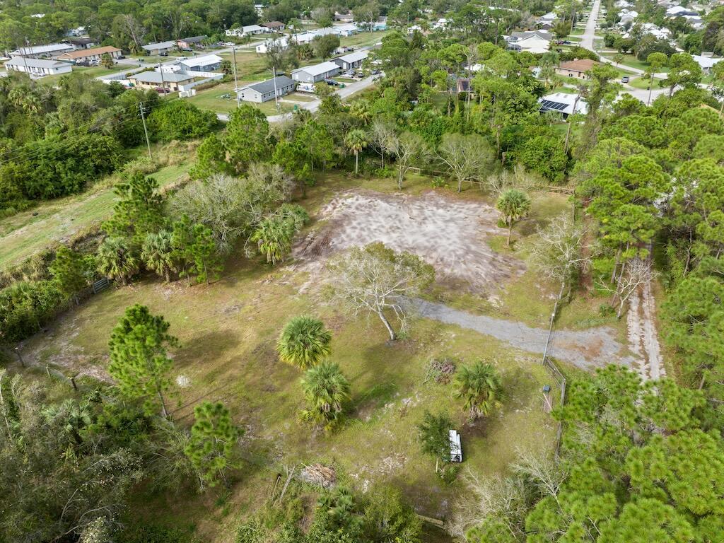 METES AND BOUNDS - Land