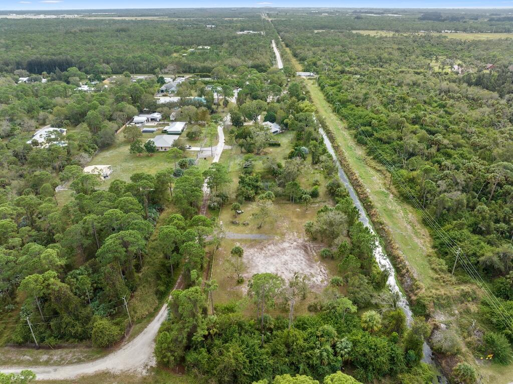 METES AND BOUNDS - Land