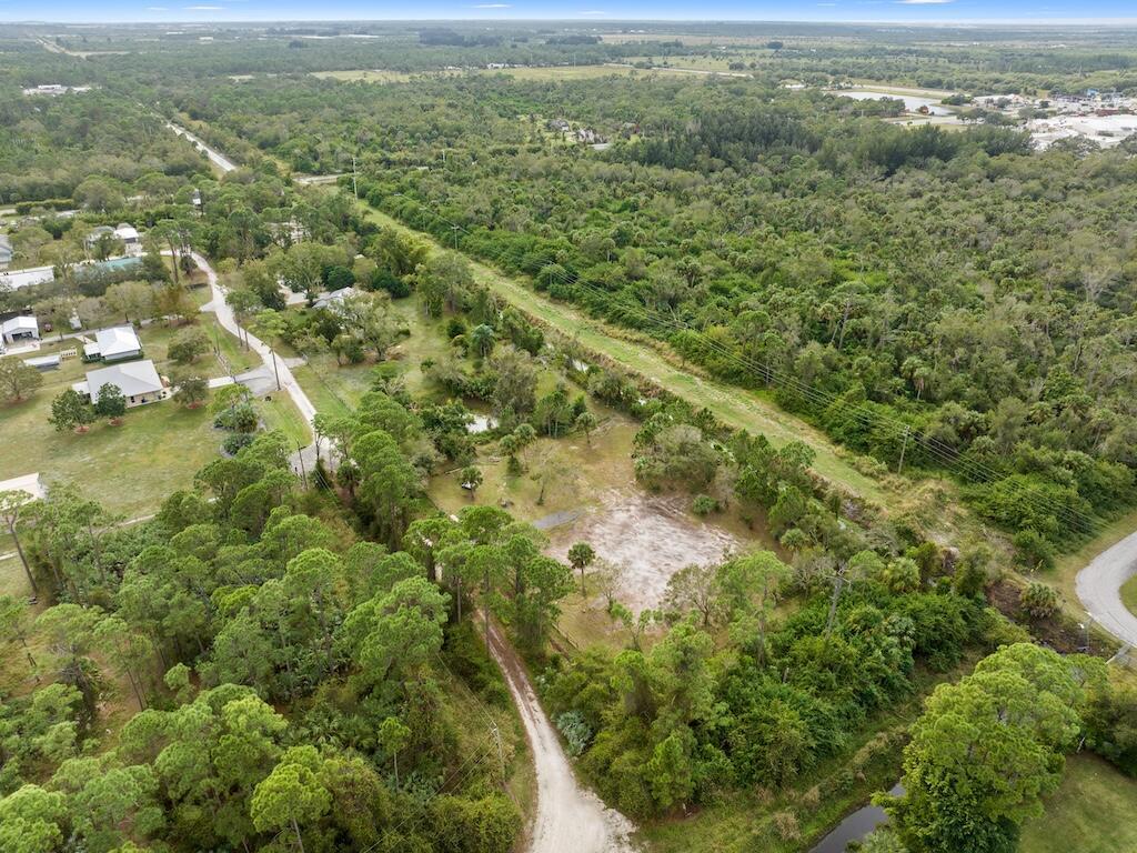 METES AND BOUNDS - Land