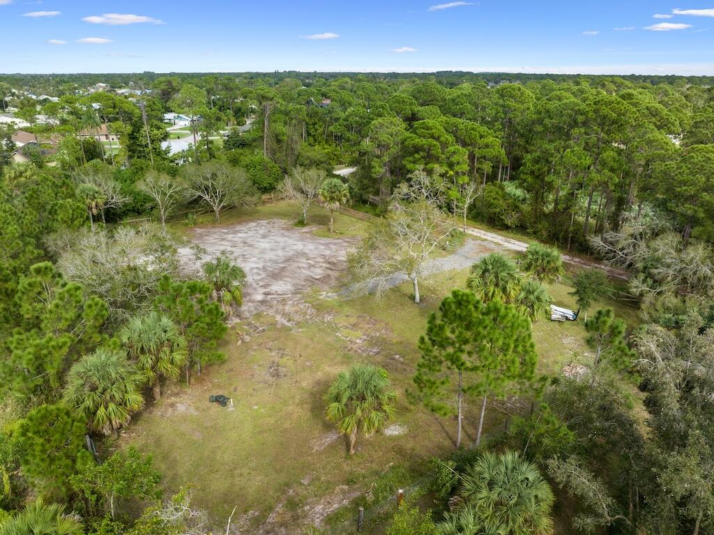 METES AND BOUNDS - Land