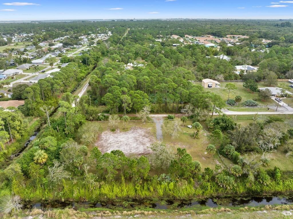 Photo of 4911 Grovers Road, Fort Pierce, FL 34951 (MLS # R11147110)