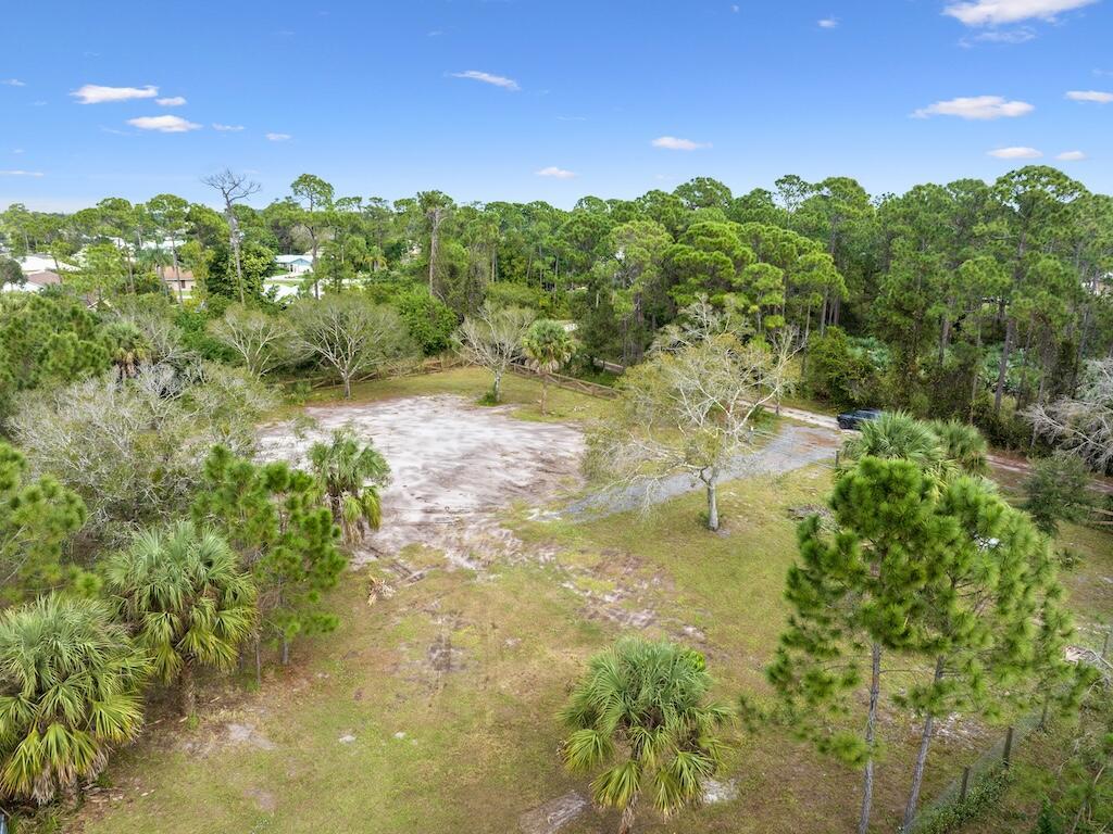 METES AND BOUNDS - Land